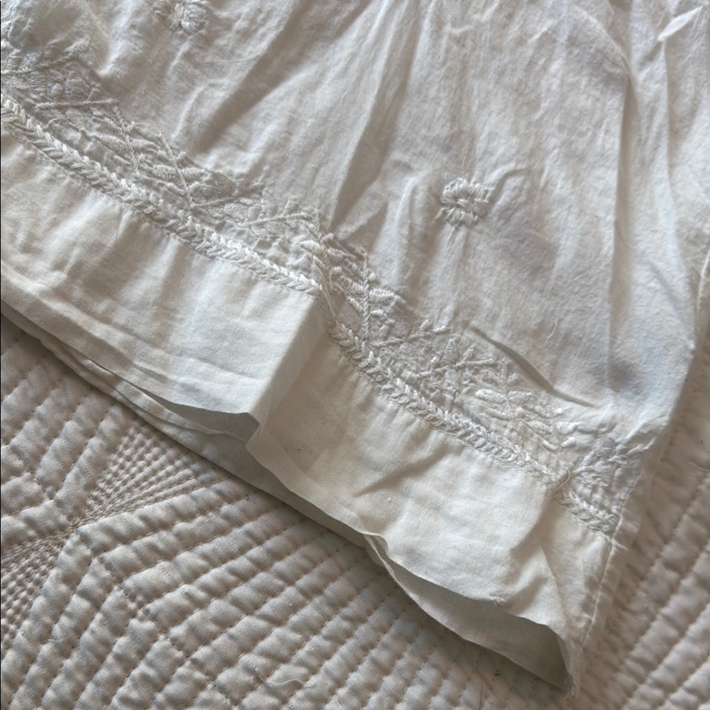 Solitaire Ivory Embroidered Blouse - Picture 6 of 9